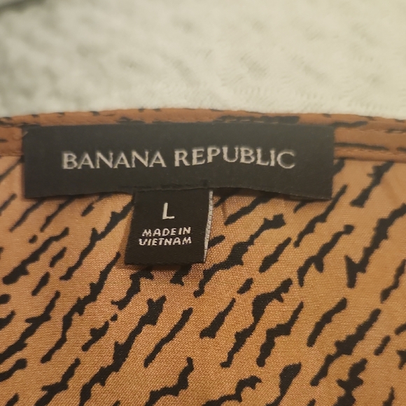 Banana Republic Satin Zebra Blouse Size L - Picture 7 of 13